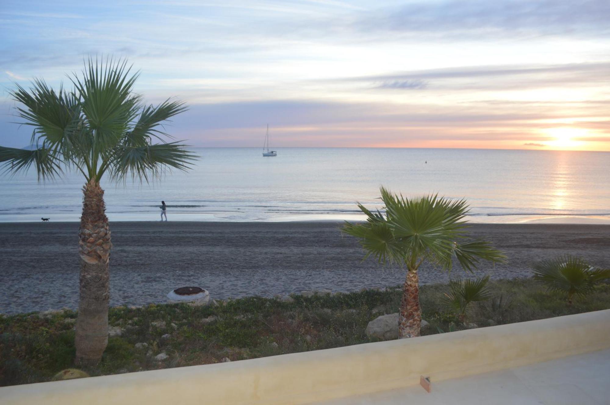 Extraordinario apartamento a pie de playa Chalet Roquetes Alicante Exterior foto