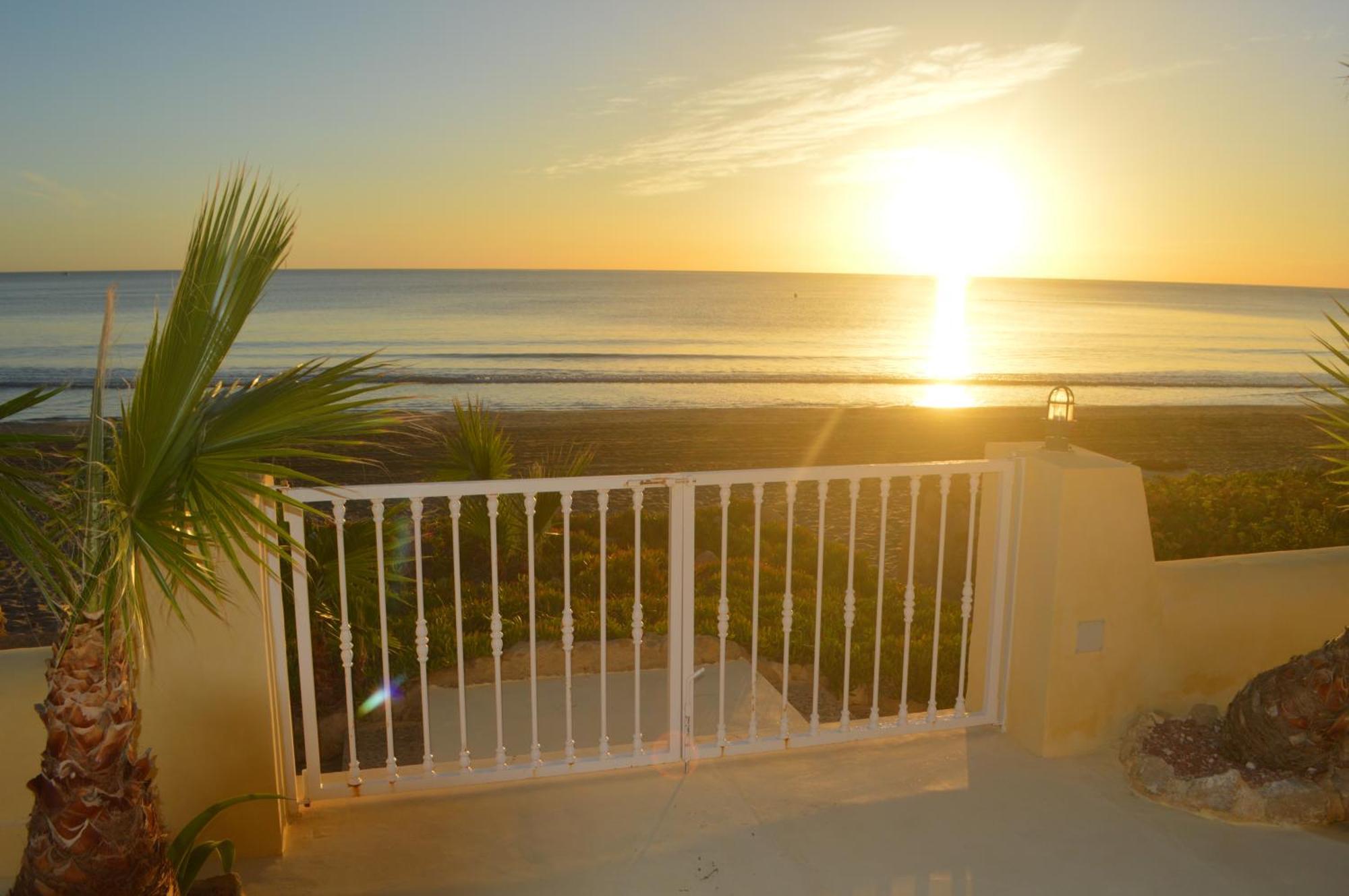 Extraordinario apartamento a pie de playa Chalet Roquetes Alicante Exterior foto